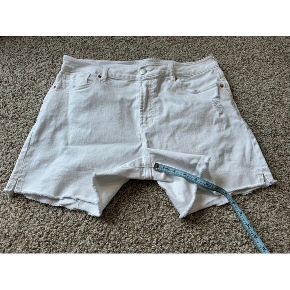 Dear John white denim Jean shorts, Size 31 - Picture 7 of 10